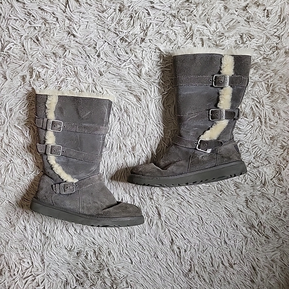 UGG Klea Boots Charcoal Grey Leather Sheepskin Winter Buckle Comfy Cute